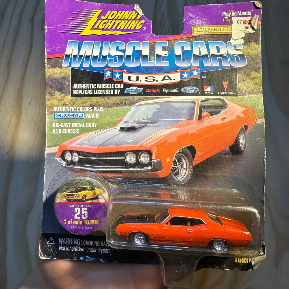 Johnny Lightning Muscle Cars USA 1970 Ford Torino Orange 1/64 Diecast